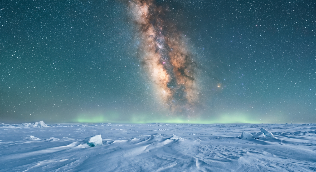 北极雪原上空有炫目的星河预览效果
