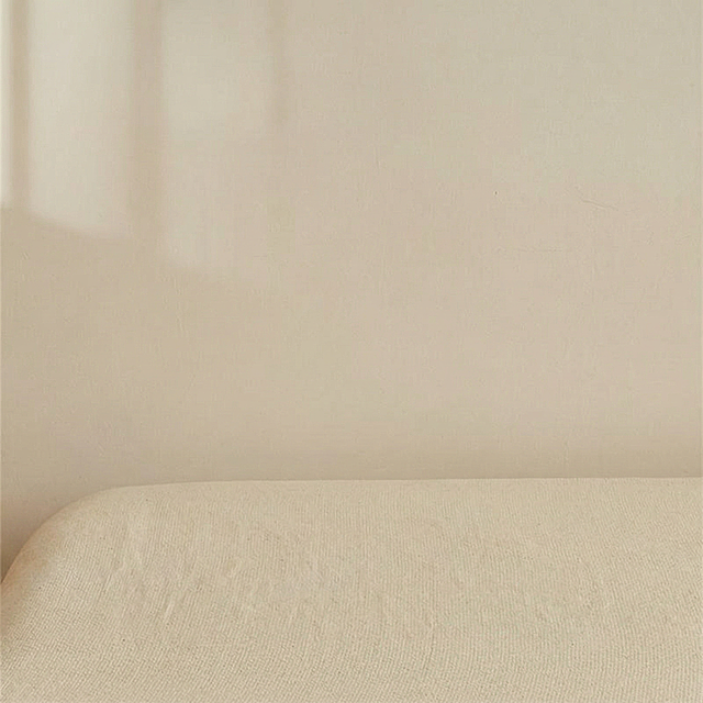 去掉这个图片中的两个枕头，直留背景