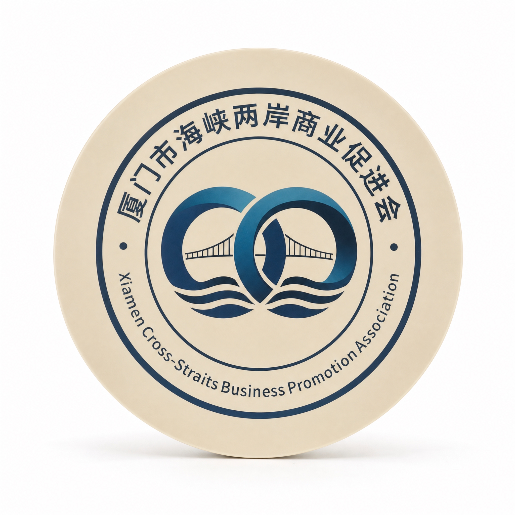 产品精修，徽章置于纯白背景上，补齐完整正圆形轮廓，边缘光滑圆润… - 图片创意预览