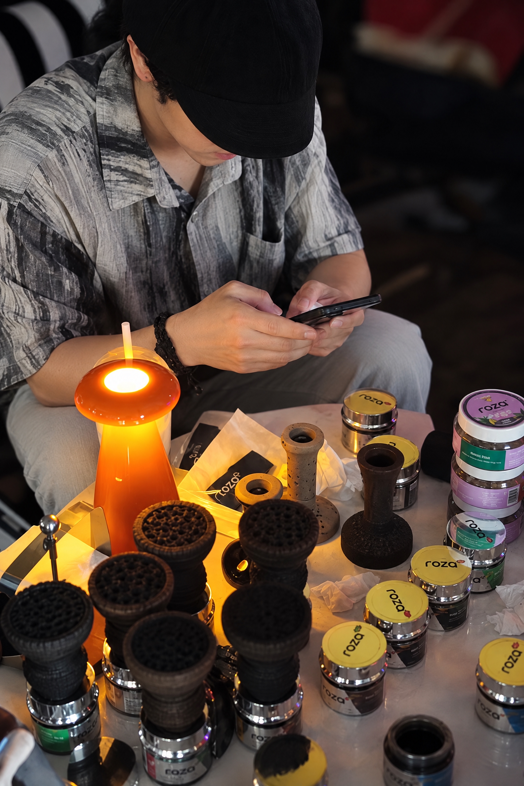 提升整体画质，去除噪点，增强精修质感，保留真实自然的写实质感，… - 图片创意预览