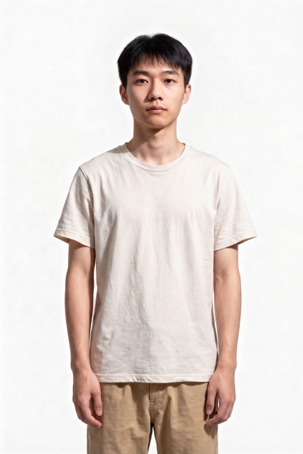 同一个年轻东亚男性，短黑发，身穿米白色短袖T恤和卡其色裤子，纯白背景，正面完整全身照，保持人物长相特征一致，写实风格，清晰专业影棚棚拍预览效果