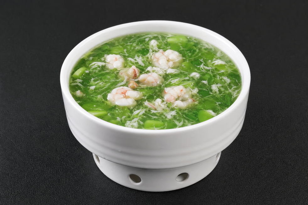 将这张拼接的菜单图片拆分，提取第十一个菜品“绿湖海鲜羹”，保留它原来的菜品和背景不变，单独生成一张清晰的菜品照片预览效果