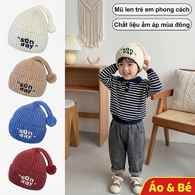 生成800x800像素1:1比例的儿童针织字母帽主图（适配越南Shopee平台）：
1. 主体呈现：展示图中多色（米白/浅棕/蓝/红）针织帽，突出“son day”字母刺绣、长尾+毛球装饰，还原针织纹理的柔软质感；
2. 模特场景：添加2-5岁的儿童模特，佩戴其中一款帽子呈活泼站姿，背景为简约休闲风布景（如室内潮童穿搭场景）；
3. 卖点标签：右上角添加2个越南语标签（如“Mũ len trẻ em phong cách”“Chất liệu ấm áp mùa đông”），字体潮流风格且不遮挡字母装饰；
4. 视觉效果：采用简约冷光，突出针织帽的时尚设计与多色可选的特点，色彩适配东南亚儿童时尚类审美；
5. 适配性：在右下角加入红黄字体“Áo & Bé”的水印
6. 真实模特穿着展示，多角度