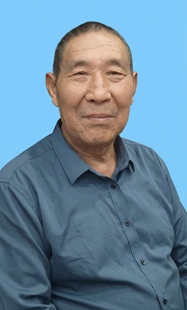 把下一张的衣服换到第2张