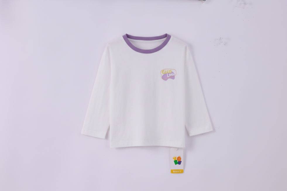 去掉衣架，保持衣服细节颜色质感不变，形态圆润，衣服质感清晰预览效果