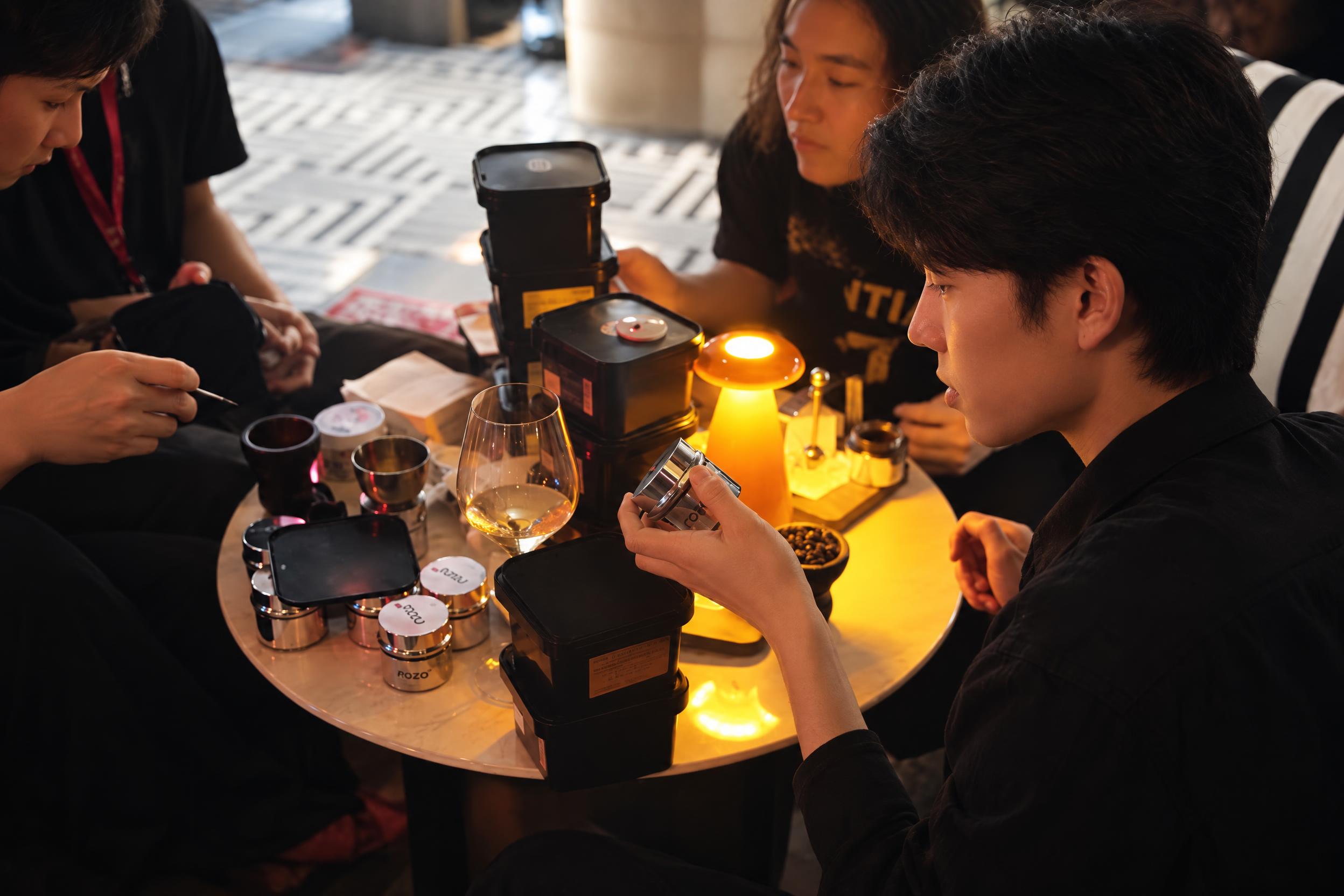 提升整体画质，去除噪点，增强精修质感，保留真实自然的写实质感，… - 图片创意预览