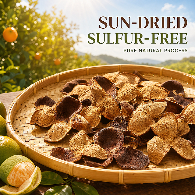 [主图-4] 日晒无硫工艺卖点图，主题为Sun-Dried, Sulfur-Free。
[统一基调] 跨境Amazon食品风格，暖金色与自然绿色调，阳光天然感，高级质感，英文文案，衬线大标题+无衬线辅助文。
[画面] 画面主体为新会陈皮平铺在天然竹编晒匾上，陈皮呈自然三瓣状，外皮深褐内囊浅棕，纹理清晰。背景为温暖的阳光户外场景，虚化的柑橘果园和蓝天，几缕阳光从上方洒落，体现天然日晒工艺。画面左下角有几片新鲜柑橘皮作为对比，展示从鲜果到陈皮的日晒过程。陈皮占画面约55%，视角为略微俯视。
[光影质感] 自然阳光从上方照射，陈皮表面有温暖的金色高光，竹编纹理清晰，整体明亮通透，体现天然日晒的纯净感。
[配色] 主色调：暖金色、天蓝色、竹编黄、棕褐色；标题字色：深棕色；辅助字色：橄榄绿。整体明亮自然，体现无硫天然工艺。
[文字版式] 画面右上角位置，大标题"SUN-DRIED"，粗衬线字体，深棕色；下方一行"SULFUR-FREE"，粗衬线字体，橄榄绿色，字号与主标题相同；再下方小字"PURE NATURAL PROCESS"，细无衬线字体，字号约为标题的35%。文字右对齐，放在负空间不遮挡产品主体。
[输出要求] 1:1正方形，2048x2048像素，产品清晰，文字清晰可读，无变形、错字、模糊、水印、中文文字。负向：中文、水印、边框、人物面部、产品变形、色差、悬浮、杂乱。