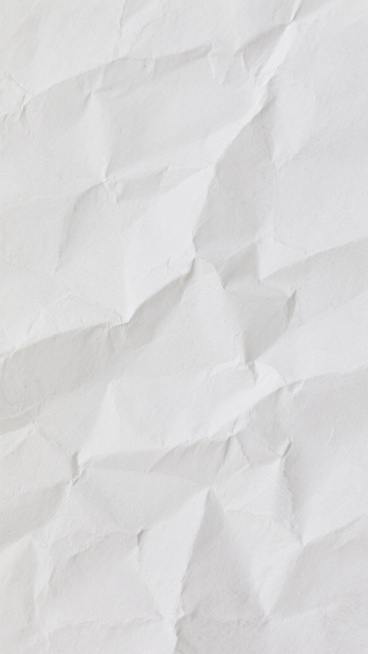 一张纯白色背景的图片，画面呈现出细腻的纸张质感，纸张表面布满了自然且不规则的褶皱纹理，这些褶皱线条清晰，有深有浅，形成了丰富的明暗层次变化，整体风格简约、质朴，具有真实的纸张触感和自然的肌理效果。预览效果