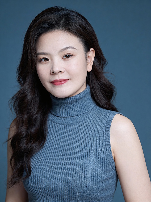 头发换成参考图的短头发