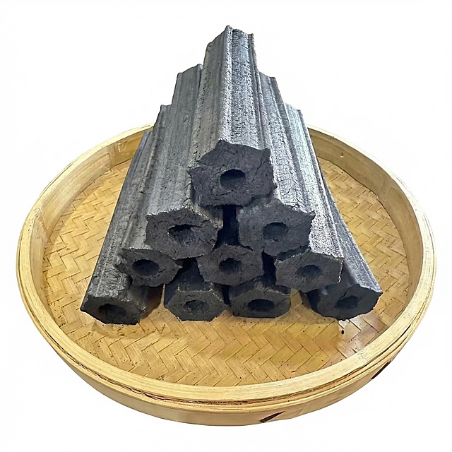 产品主体位于画面绝对正中心，垂直居中，水平居中，顶部空白区域与底部空白区域高度严格相等，严禁偏下，严禁贴边，严禁切图。正视，微俯拍视角。严格保持原图产品的拍摄透视，严禁改变产品角度，严禁扶正，严禁镜像翻转。

严格跟随原图数量，保持原图方向，严禁镜像，

保留自然接触阴影，物体稳固放置于地面，严禁悬浮，严禁部件分离，严禁倒影，真实落地感。

纯R255绝对纯白背景，高调摄影，背景过曝，边缘锐利。智能瑕疵修复，全新成色，无瑕疵，无污渍，去除灰尘划痕，商业级精修，细节清晰锐利。

无杂物，去除手部干扰，去除手指遮挡，保留原图色相，保持物理结构完整，严禁变形，材质质感增强，去除不规则皱褶，物体表面油润光泽，商业级精修，轮廓光，8k高清，严禁裁剪主体，保留完整边缘

再次强调：产品绝对居中，上下留白相等。
