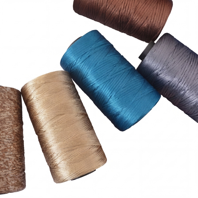 【最高指令】：本次任务仅为更换纯白背景与画质精修，绝对严禁对产品进行任何形式的重新设计、打乱重组或结构变形。必须 100% 像素级保留原图中所有商品元素的数量、形态以及它们之间的相对位置关系。
产品主预览效果