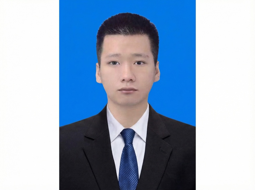 去除头发与蓝色背景交界处的白边，让边缘自然融合预览效果