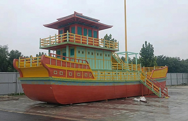 彩色的船驶入我的心海