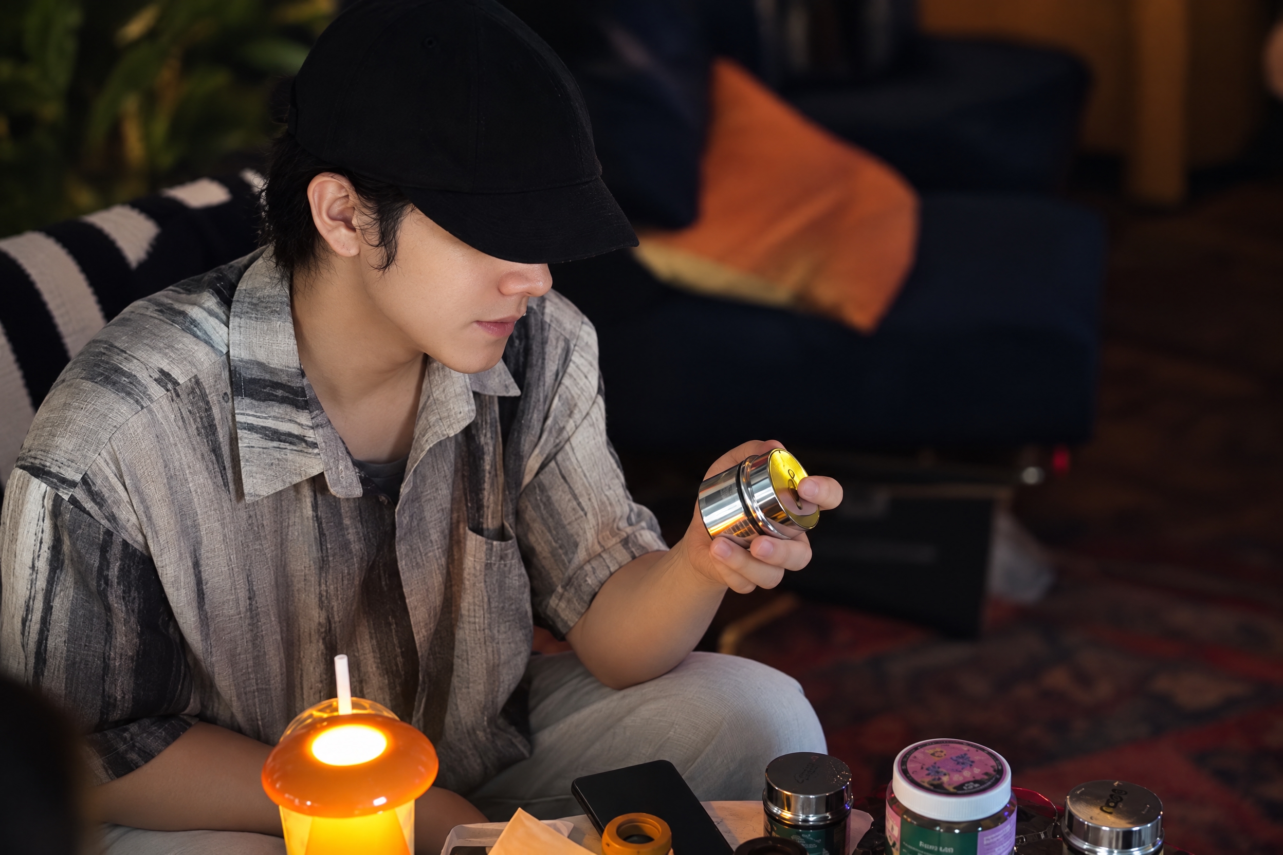 提升整体画质，去除噪点，增强精修质感，保留真实自然的写实质感，… - 图片创意预览
