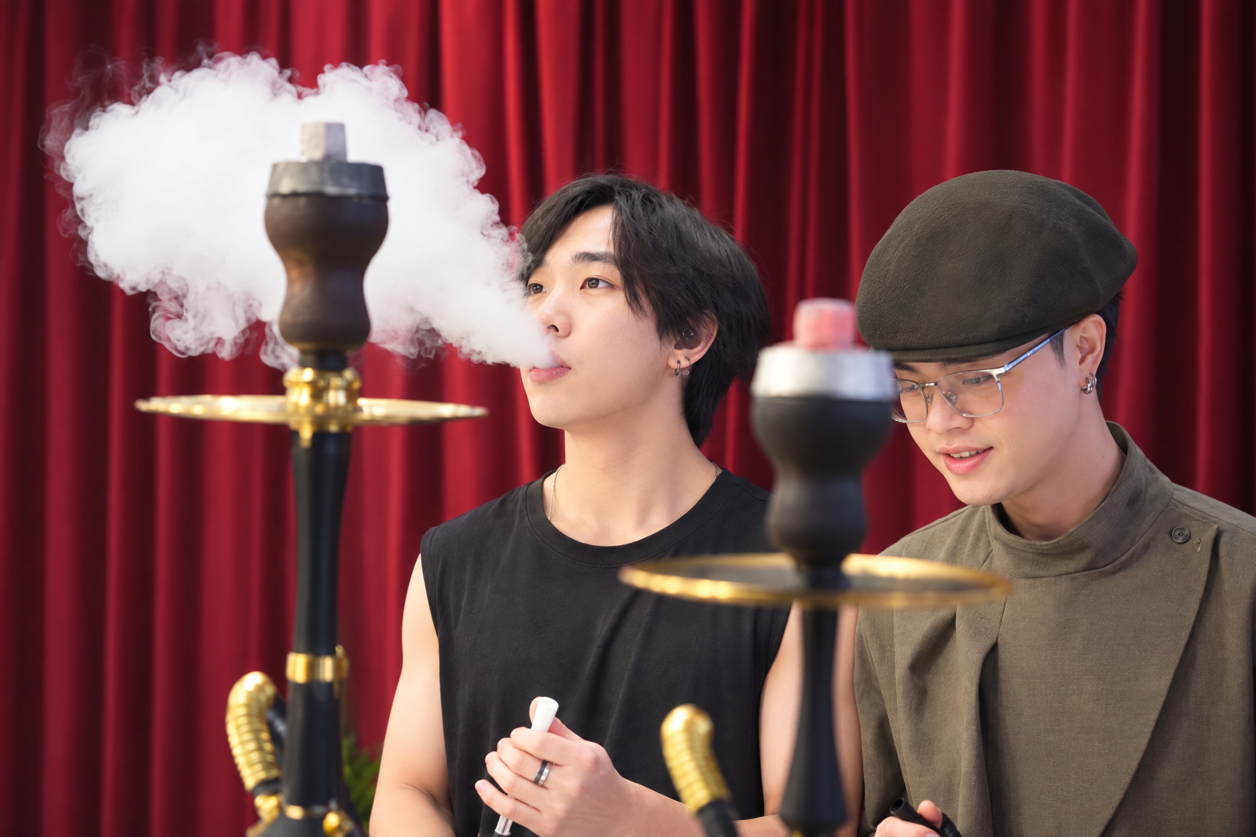 提升整体画质，去除噪点，增强精修质感，保留真实自然的写实质感，… - 图片创意预览