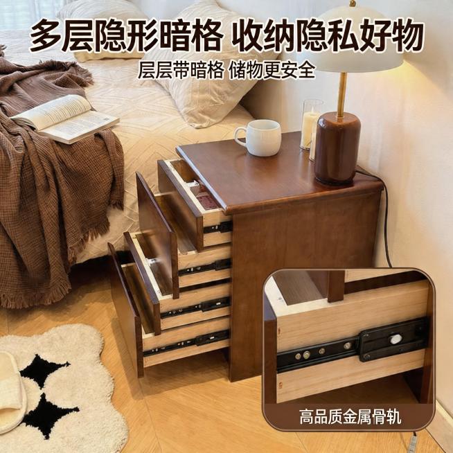 [主图 2] 新中式床头柜多功能收纳功能展示主图。
[氛围风格] 温馨居家生活感，新中式简约风，真实实景展示。
[画质] 商业摄影质感、光线柔和通透、产品清晰真实、画面干净高级。
[元素] 深胡桃色实预览效果
