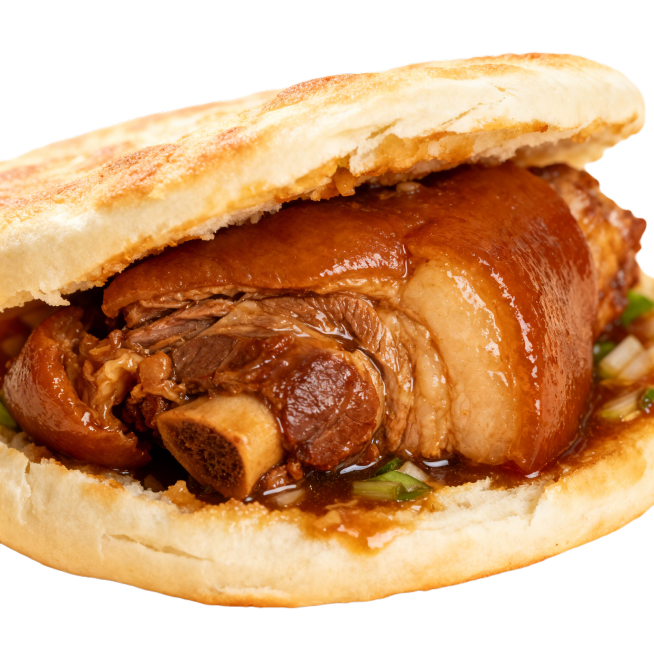一张烧饼夹肘子的美食照片，烧饼外皮金黄酥脆，对半切开夹着大块卤肘子肉，肘子肉质软烂酱色油亮，酱汁饱满，食材看起来新鲜诱人，整体画面光线明亮柔和，色泽诱人，非常有食欲，美食摄影风格，背景简洁突出食物预览效果