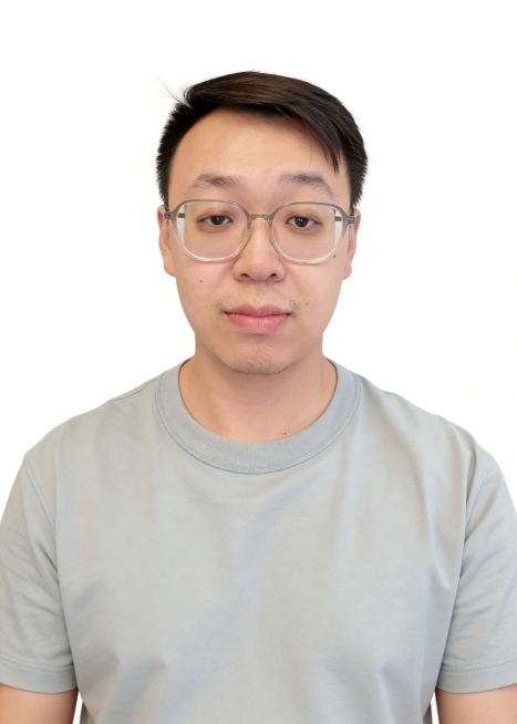保留第一张图中人物发型､脸型､年龄特征生成标准样式纯正面证件照;人物主体严格居中,头部大小与位置严格对齐第二张图,双肩水平平衡,面部中轴线对齐画面中心,正视前方;标准证件照构图,人物绝对居中;头顶上方预览效果