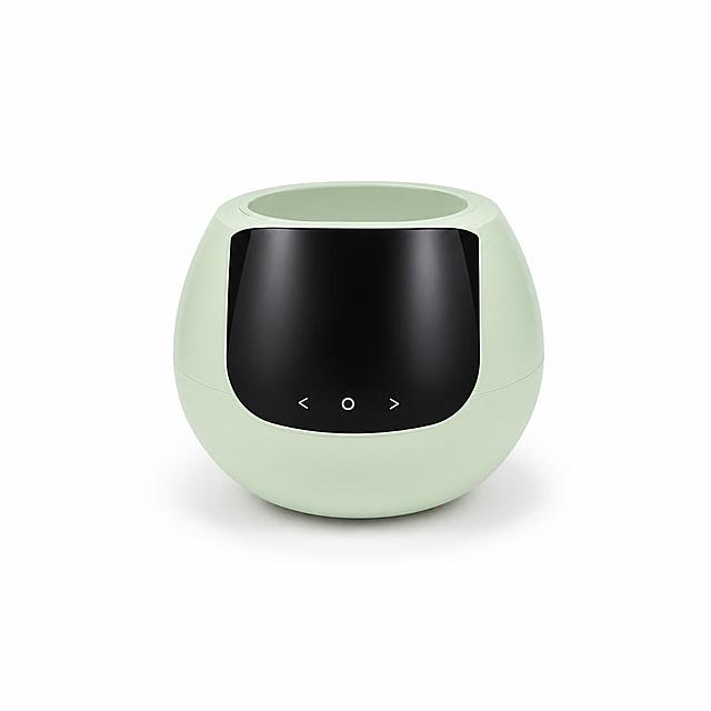 产品精修，智能花盆产品严格参照上传【图1】的产品外形、结构、比例、材质、颜色与正面朝向，完整保留圆润蛋形盆体、顶部开口植栽区、正面黑色曲面显示屏、下方三个触控按键（< O >）、米白色机身与底部造型，结构完全一致不做任何改动，仅改变机身外壳颜色。产品置于纯白背景上，专业商业棚拍光，5500K标准中性白光，轮廓光，体积光，曝光正确，强烈真实立体感。接地处保留干净浅淡的自然接触阴影，严禁大片投影、脏灰阴影和悬浮感。主体居中，商品完整入画不裁切，商品外轮廓视觉体量约画面60%-80%，四边均匀留白约10%-20%，严禁满幅铺满与贴边顶满。极致超清画质，细节清晰锐利，4K分辨率，商业级实拍质感，保留原图真实材质与结构细节。去除表面轻微瑕疵、灰尘与指纹，边缘干净锐利，无锯齿毛边。色彩准确饱和，不偏色不发灰。锁定原图商品轮廓、件数、部件位置、连接关系和可见功能细节，只做精修不重绘结构。塑料·哑光/半哑光机身材质，表面细腻均匀，曲面有柔和高光过渡，质感真实。正视图，标准透视校正，正常透视焦段，保持同类机位。比例1:1。

本次生成颜色为：薄荷绿（豆绿色、浅抹茶绿），机身整体为清新薄荷绿色，屏幕与按键保持黑色，颜色均匀自然，与原图结构完全一致。