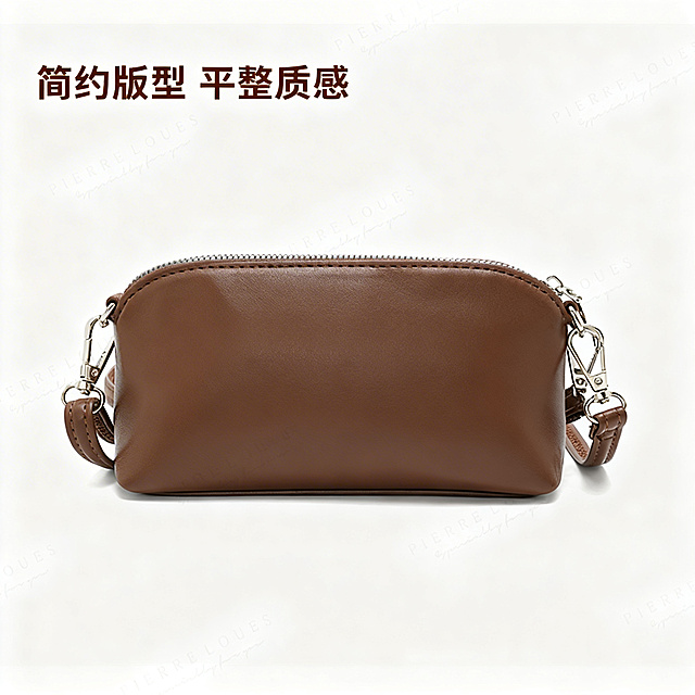 [垫图] https://gd-visitor.dancf.com/tmp02/b847f1648679bd02e0107bd4fd847348/cf1b1805f27247efb2cd1a434535f73c.jpg
[主图主题] 简约版型背面展示主图
[氛围/风格] 简约干净棚拍风，均匀光线
[画面元素] 包包背面完整展示，纯色简约浅灰色背景，光线均匀柔和，清晰展示包包平整版型与走线做工，产品居中占据画面约65%，突出简约设计
[配色色系] 主色调：焦糖棕色，浅灰背景
[视角构图] 正面对视，居中构图
[文字版式] 主文案“简约版型 平整质感”在画面左上角，深棕色加粗无衬字体，文字悬浮留白处不遮挡包包主体
