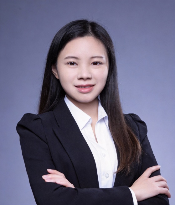 生成人物正装照，正面，清晰预览效果