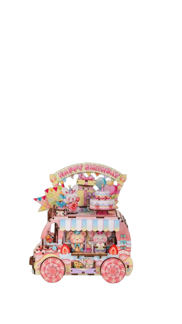对图片中的产品生日巴士模型进行精细抠图，去除原有背景，保留完整产品，不压缩产品，产品不变形预览效果