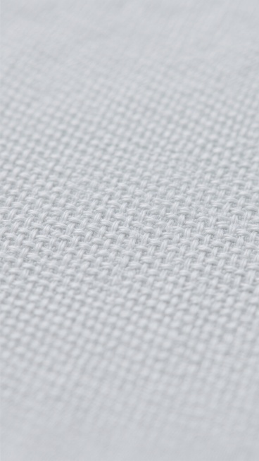 一张高清的浅灰色布纹纹理图片，纹理细腻，由细密的白色线条交织而成，呈现出均匀的网格状编织结构，整体质感柔和，具有轻微的凹凸肌理感，色调统一为淡雅的浅灰色，布面平整，无任何图案和装饰，营造出简约、朴素、自然的氛围。预览效果