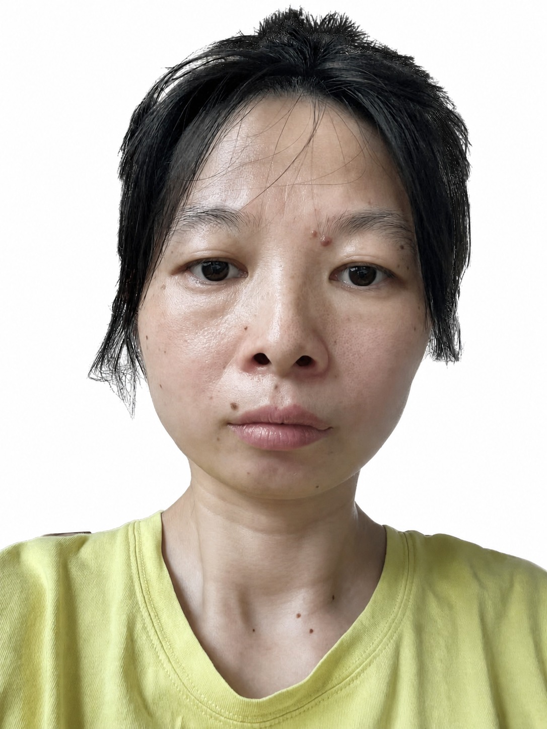 将这张抠好的人像图片的背景替换为纯白色，保持人物和衣服完全不变… - 图片创意预览