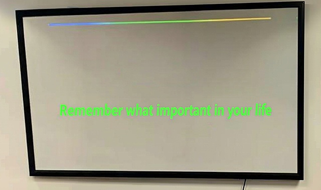 把图中荧幕上的文字换成Remember what importantin your life
