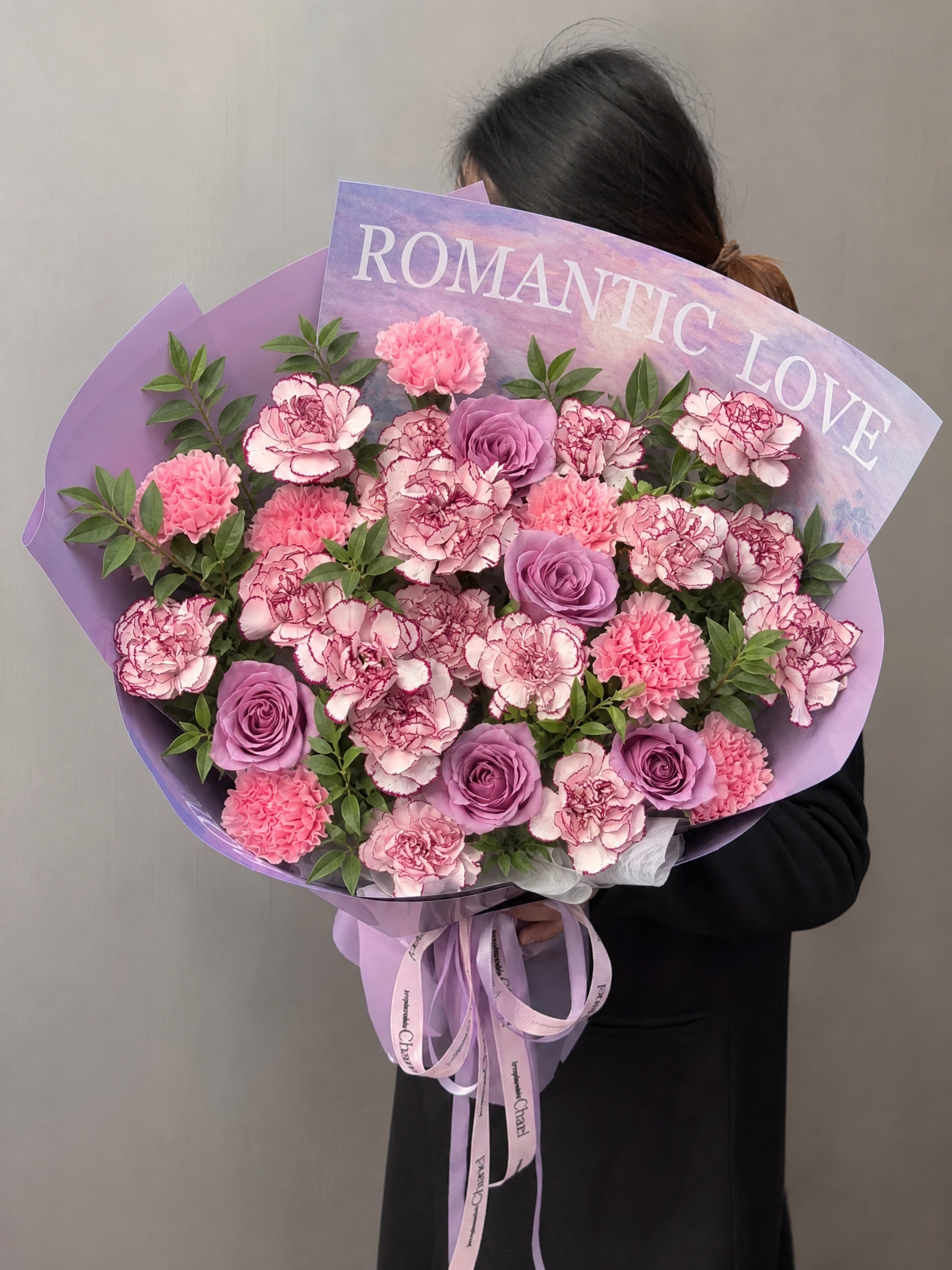基于图1的花束进行修改：1. 去掉花束中的5支紫色紫罗兰小花；… - 图片创意预览