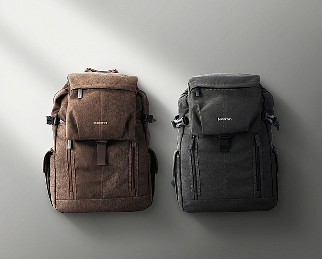 主体放在灰白色高级感渐变背景  光线从左上角斜射下来，
形成光影效果，增强了画面的立体感和空间感。