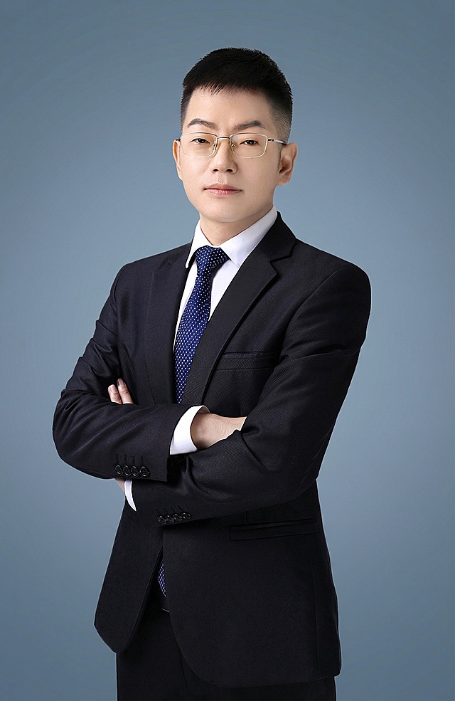 将男生的形象照背景换成女生的颜色