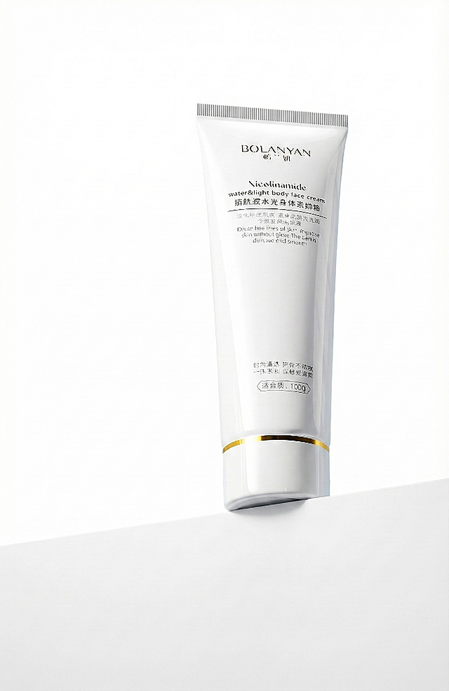 删去产品以外的元素，只保留产品