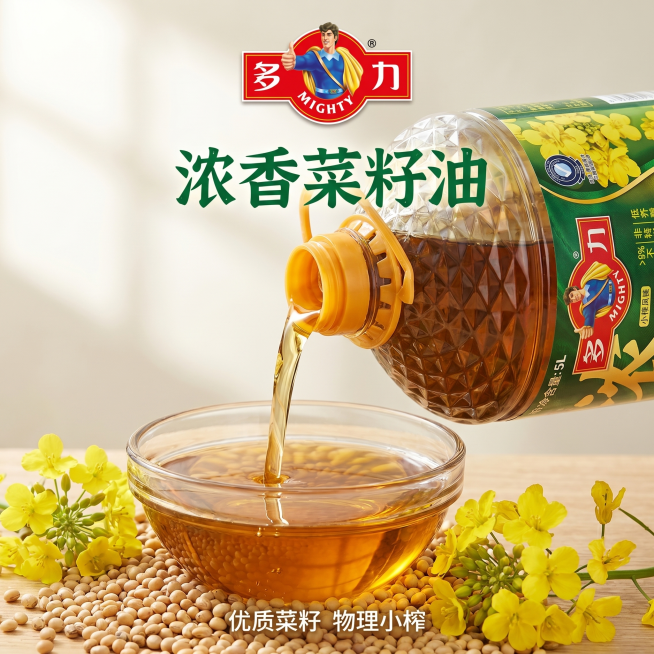 [主图 3] 多力浓香菜籽油成分细节特写。[氛围风格] 微距特写，凸显优质原料，干净通透。[画质] 商业摄影质感、光线柔和通透、产品清晰真实、画面干净高级。[光影] 自然柔和侧光，突出油体的通透感和菜预览效果