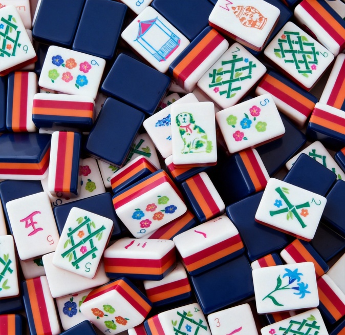 将图中的橘色替换为深蓝色，其他元素保持不变预览效果