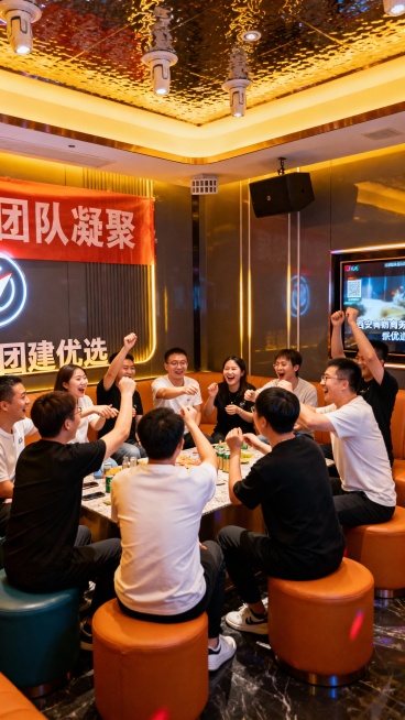 生成50张西安商务KTV相关的图片，图片可以加入一些文字，不要带二维码、地址等预览效果