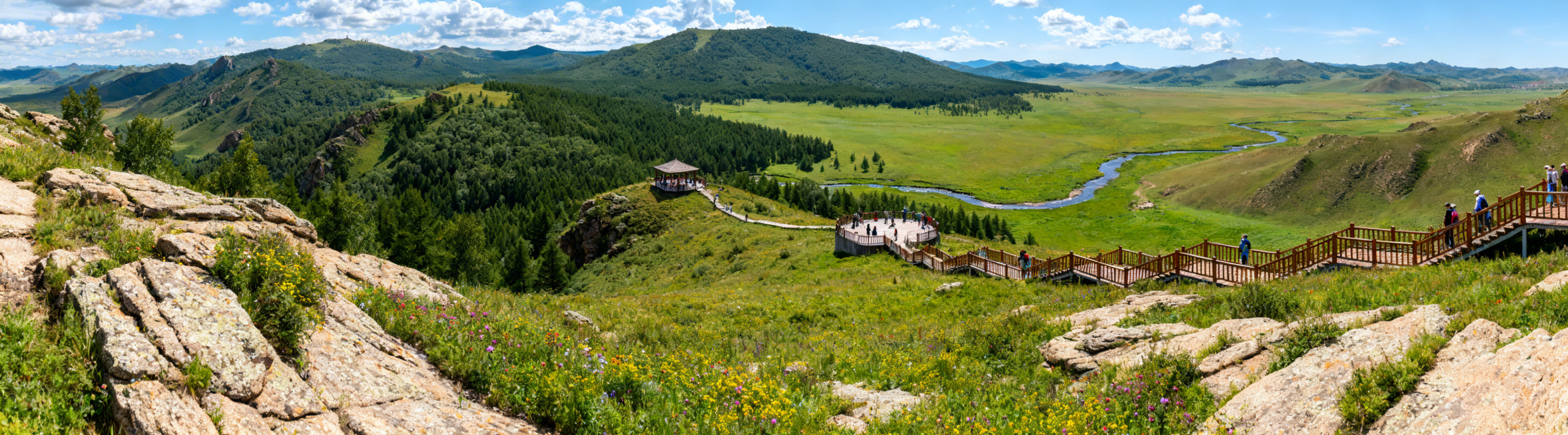 赤峰大光顶子旅游景区实景照片，写实风格，高清真实自然场景预览效果