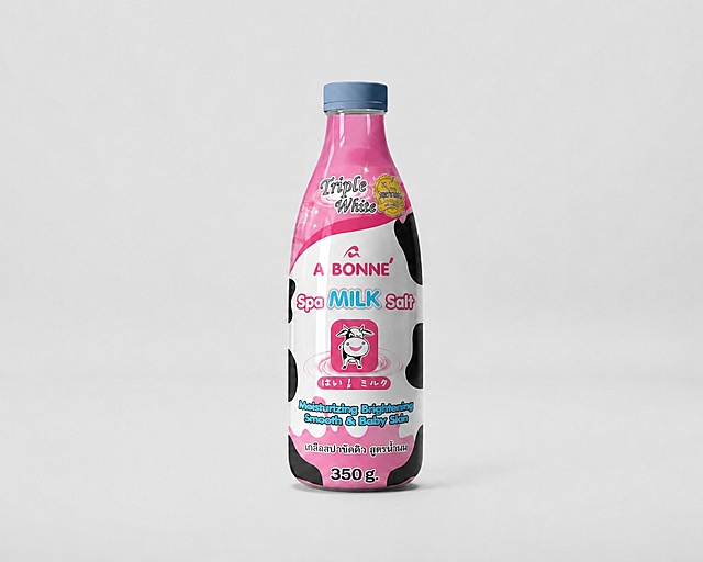 仅修改瓶身文字，将Moisturizing Whitening Smooth & Baby Skin里的Whitening改成Brightening，保留其他所有设计和元素不变，保持瓶身原有图案和颜色