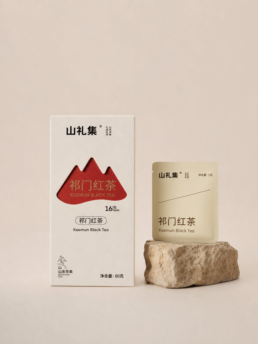 参考图中的产品包装风格和构图，重新生成画面：左侧为白色纸质茶包… - 图片创意预览