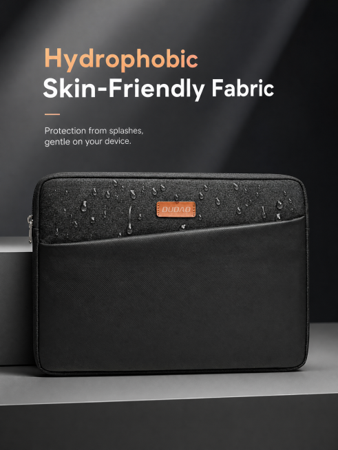 [Main Image 6] Showcase the hydrophobic and skin-friendly fabric feature of the laptop sleeve. Displ预览效果