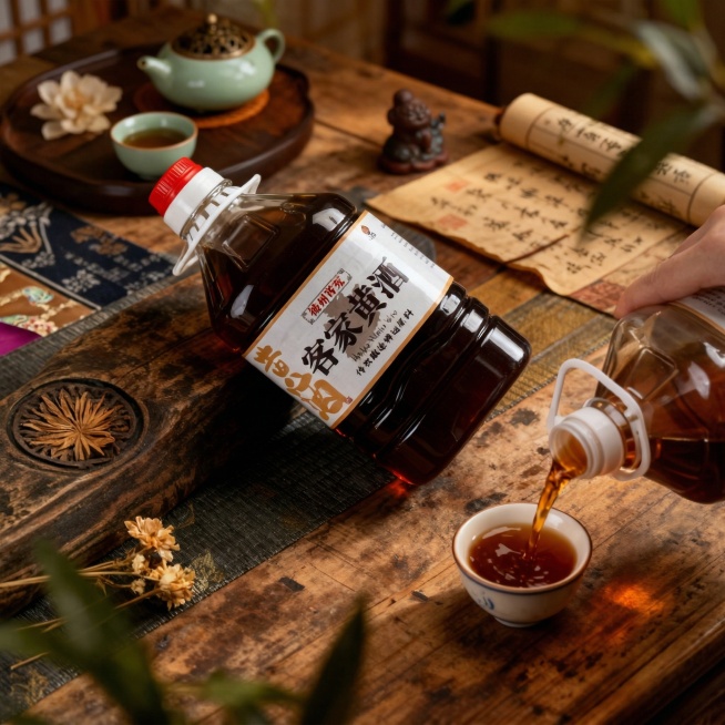 将图片修改成1:1的比例，并且把酒瓶瓶身倾斜的角度适配照片里放在木头上的角度，要与现实物理摆放角度契合预览效果