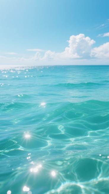 超写实风格的海面背景，清澈透明的蓝绿色海水，阳光照射下水面波光粼粼，呈现出丰富的光影变化和细腻的波纹质感，远处海天相接，天空中漂浮着洁白的云朵，整体画面宁静而明亮，营造出清新自然的氛围。预览效果