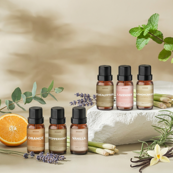 请你将图1-图6的精油瓶放入图7中，精油瓶要小点，把左下角的柠檬替换成甜橙，加入桉树叶，薰衣草，香茅，香草豆荚花，要求标签纸清晰，图片尺寸是1:1预览效果