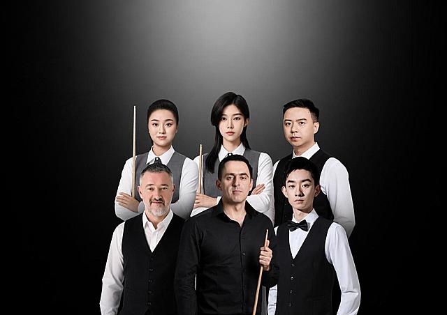 统一图中所有人物的光影效果，使六位人物的脸部光影、身体光影、服装光影完全一致，采用统一的顶光+前侧光布光，光影过渡自然，明暗层次统一，整体光影风格协调统一。严格保持所有人物的五官、面貌、发型、服装款式、姿势、站位和画面构图完全不变，不改变任何人物的相貌特征。