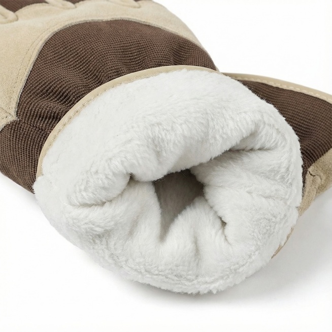 放大左边手套内里加绒细节，白色绒预览效果