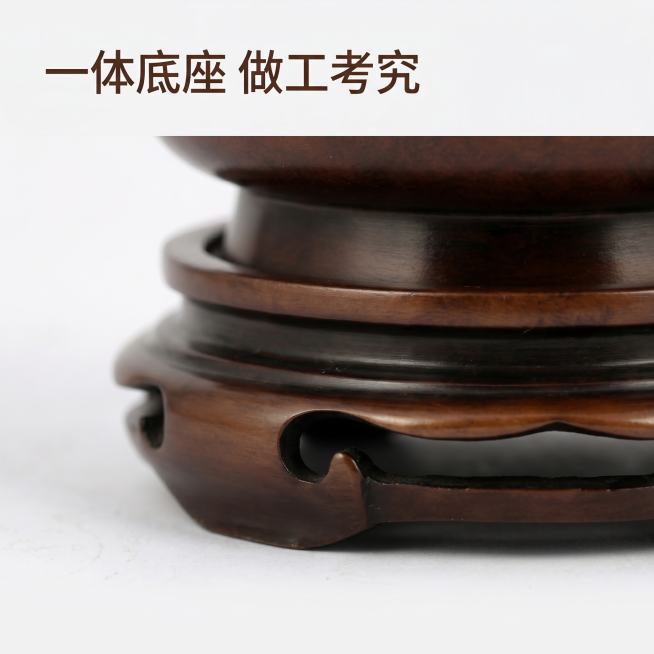 [主图 4] 栗壳色象耳炉底座细节展示图。
[氛围风格] 突出做工细节，整体风格光影与套图统一。
[画质] 商业摄影质感、光线柔和通透、产品清晰真实、画面干净高级。
[元素] 展示象耳炉分体底座的镂空预览效果