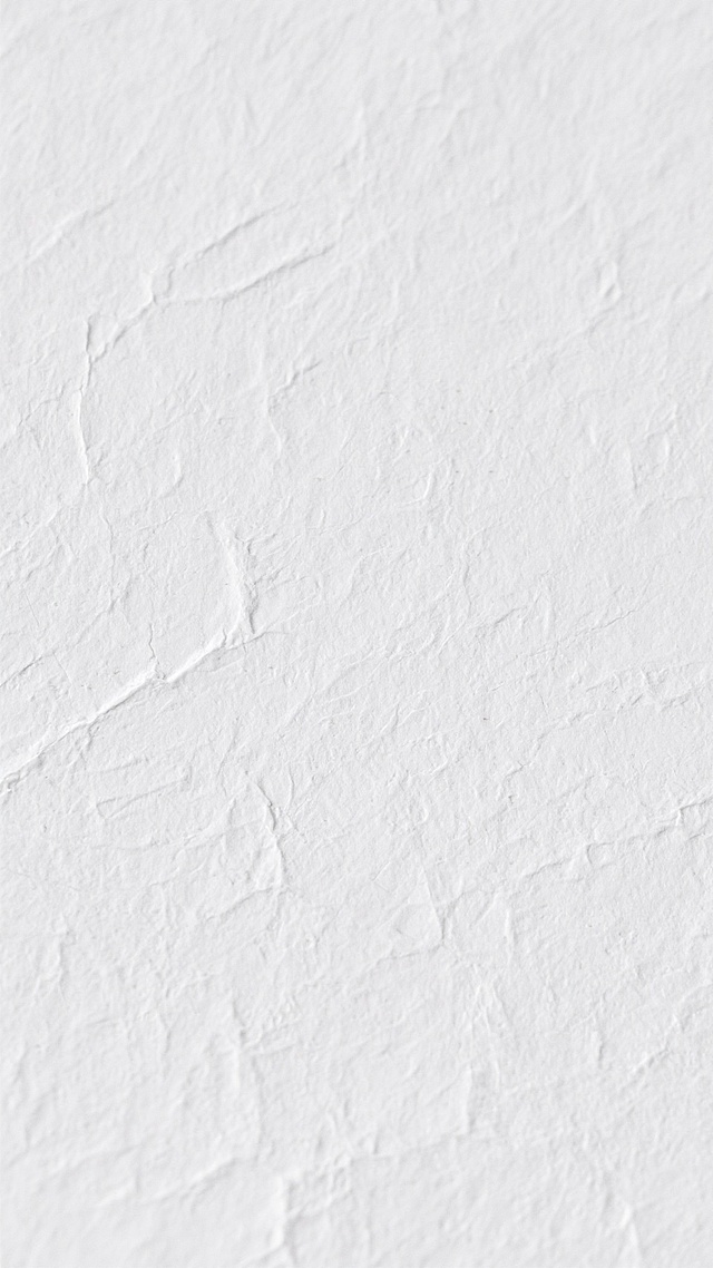 一张纯白色背景的图片，表面呈现出非常明显且细腻的纸张肌理质感，纹理清晰可见，具有自然的粗糙感和不规则的纹路细节，整体风格简约、干净、素雅，充满了质朴的自然气息。