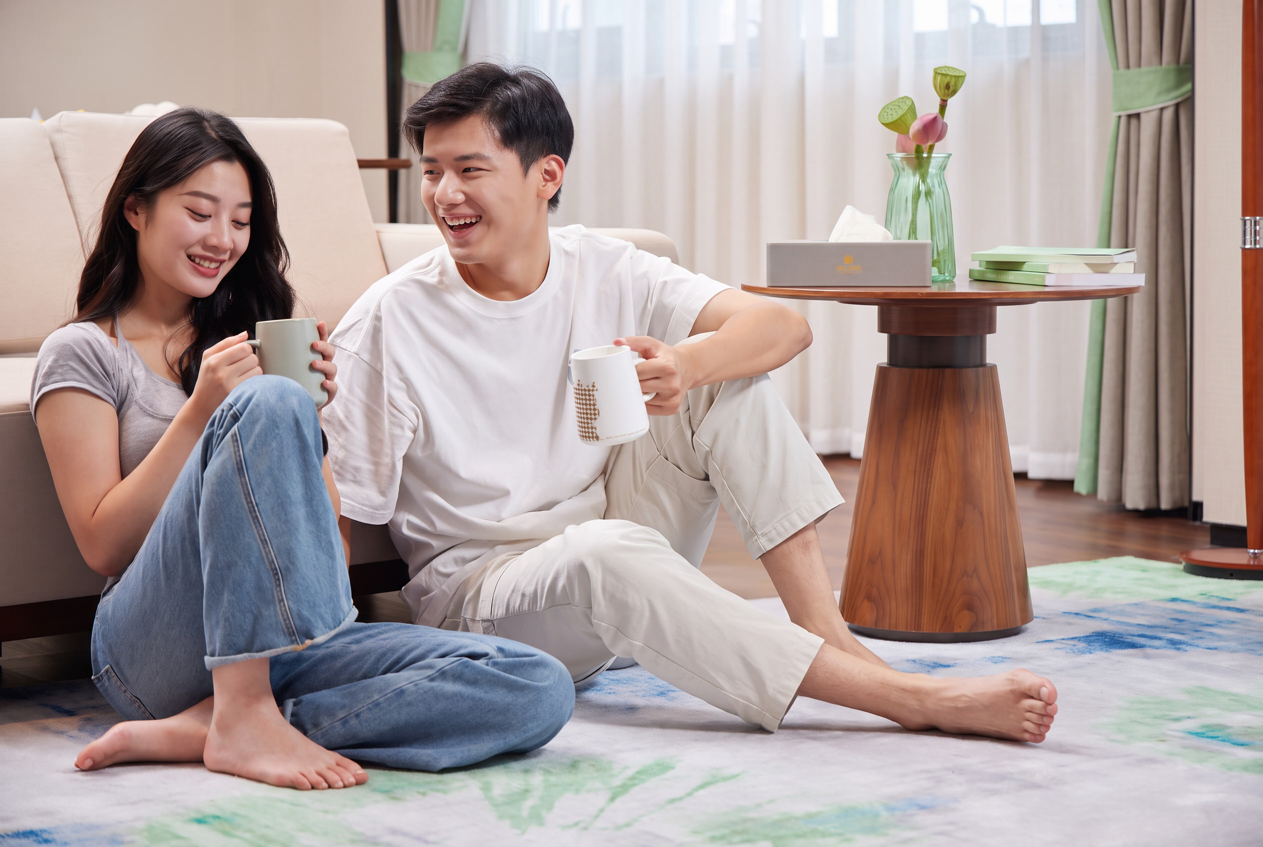 保持图片中人物、姿态、表情、服装、整体构图和光线完全不变。将纸… - 图片创意预览