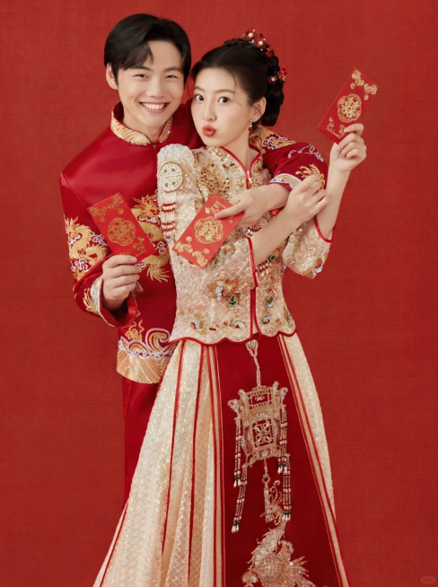 改成人物手里拿红包预览效果