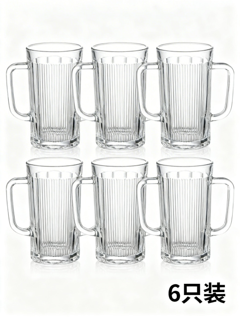 电商SKU图，六只和参考图杯体形态完全一致的加厚竖纹透明把手玻璃啤酒杯整齐排列，干净简约背景，右下角标注清晰文字"6只装"，严格保留产品原有结构形态，高清商品摄影，比例3:4预览效果